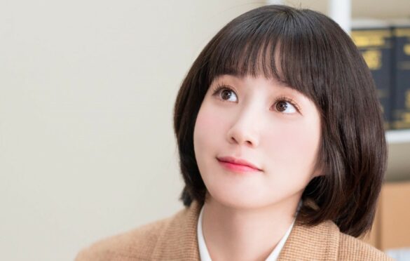 Eun-bin Park as Extraordinary Attorney Woo