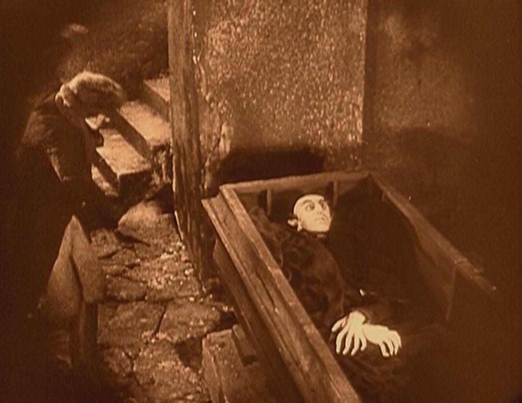 Hutter discovers Orlok sleeping in a coffin