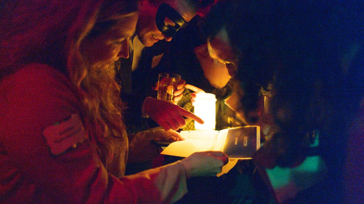 The Secret to Creating Immersive Murder Mysteries