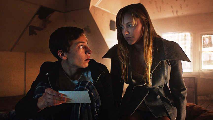 Paul shows Jay a photo